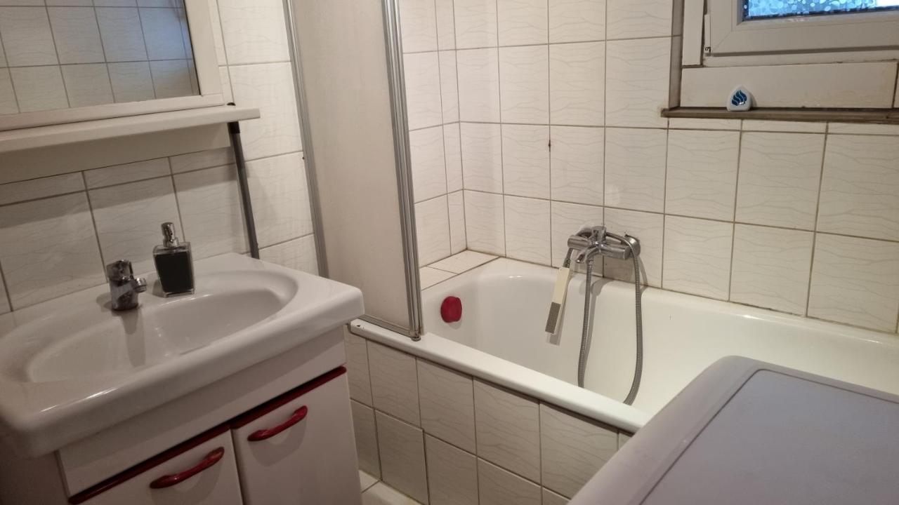 Schoene 2-Zimmer Ferienwohnung 로핀겐 외부 사진