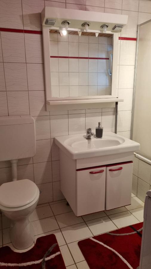 Schoene 2-Zimmer Ferienwohnung 로핀겐 외부 사진