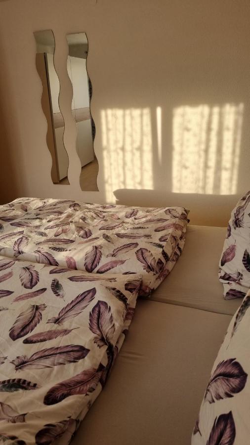Schoene 2-Zimmer Ferienwohnung 로핀겐 외부 사진